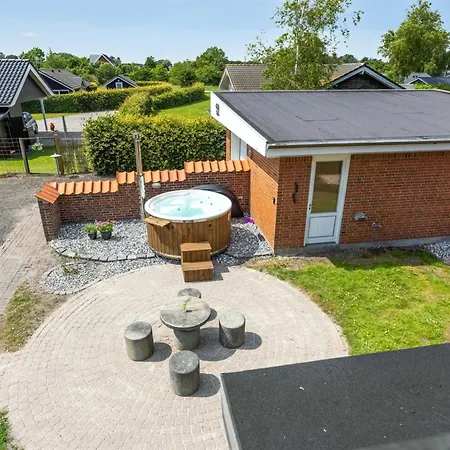 Sissela - From The Sea By Interhome